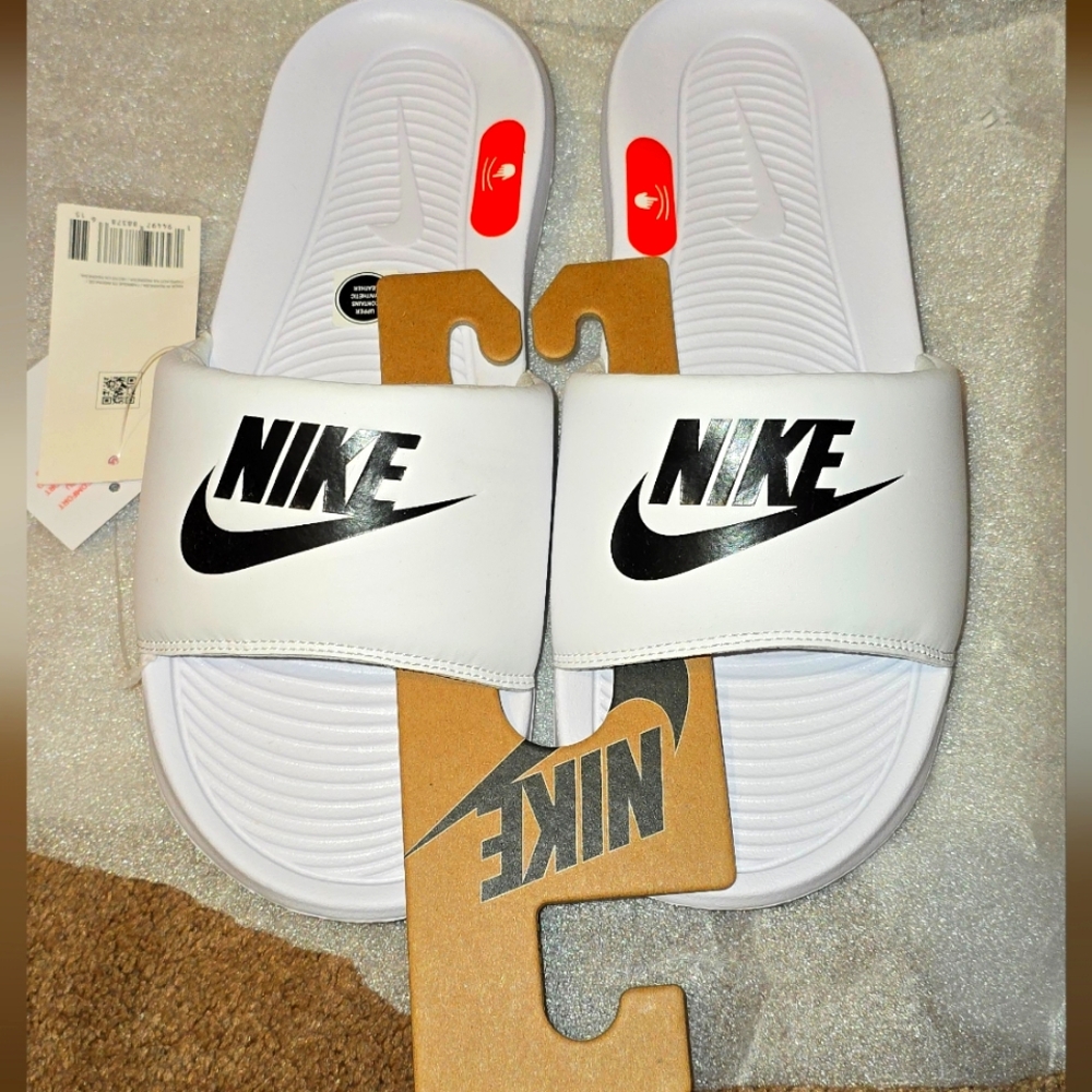 W NIKE VICTORI ONE SLIDE woman's 8